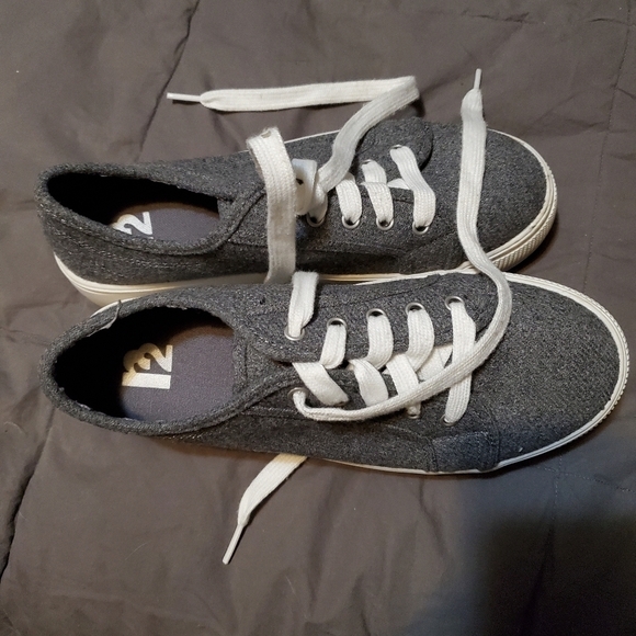 𝅺r2 platform tennis shoes - Picture 5 of 5